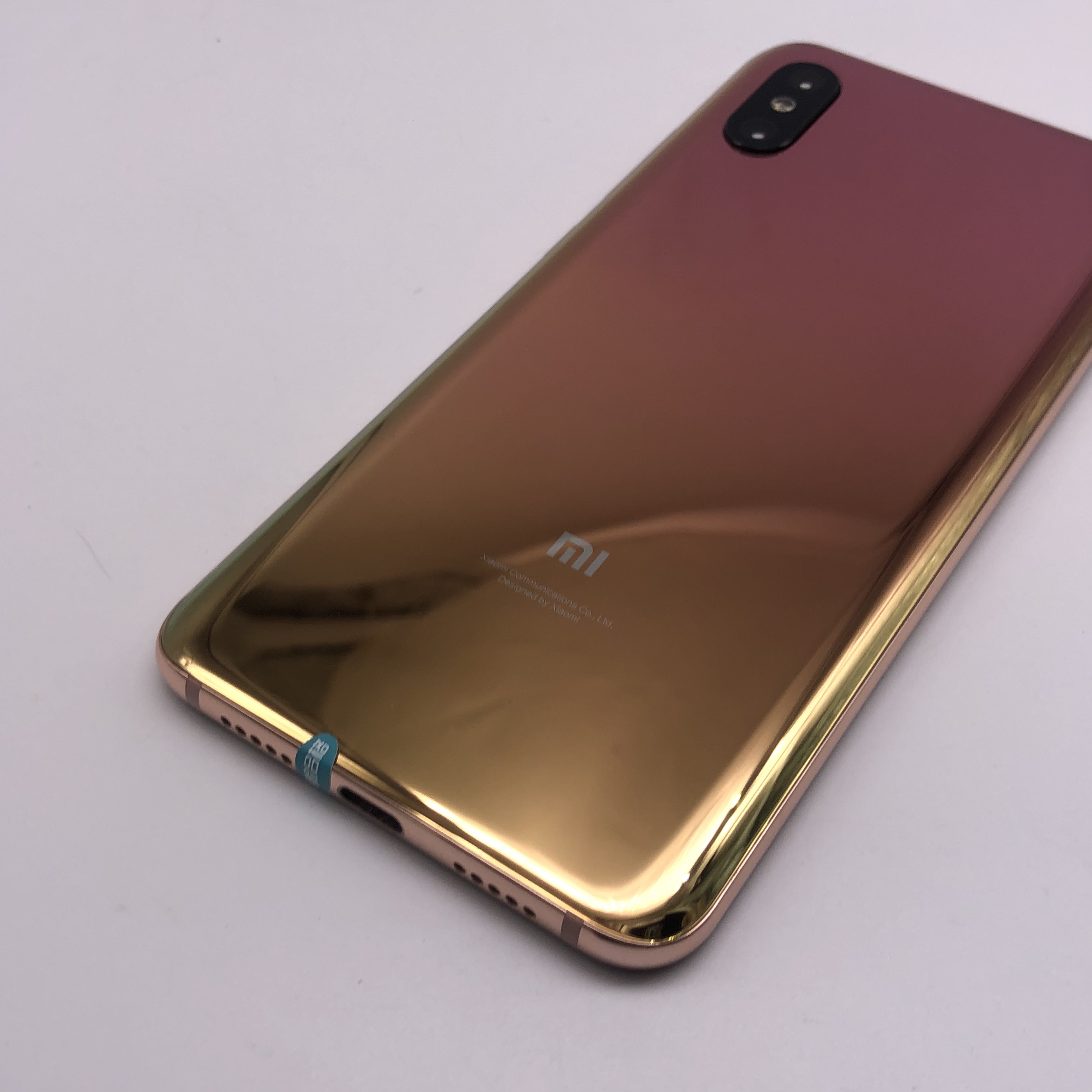 小米【小米8屏幕指纹版】全网通 金色 8g/128g 国行 95成新