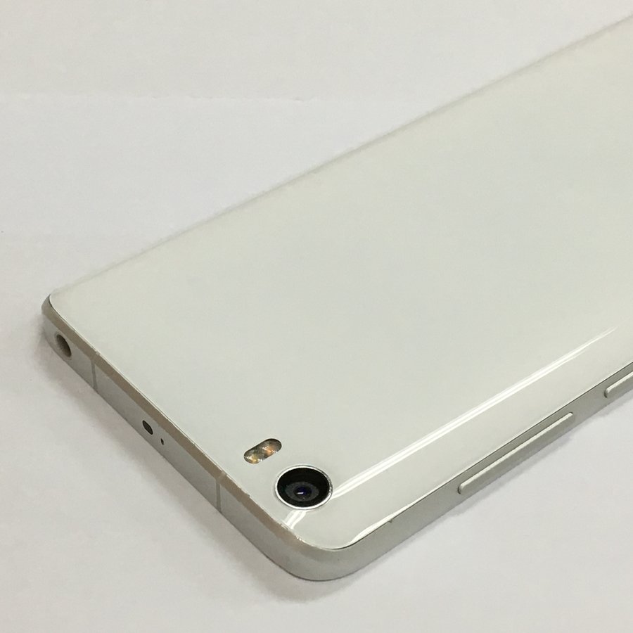 小米【小米5】白色 32 g 全网通 国行 8成新 真机实拍