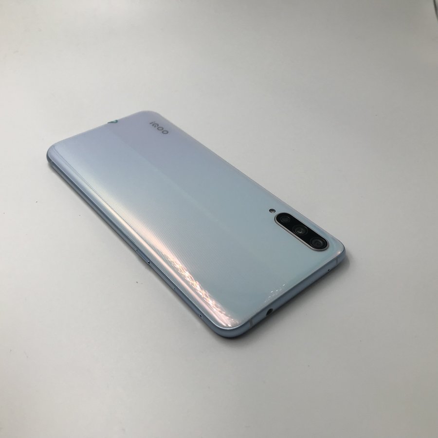 vivovivoiqoo全网通白色8g256g国行95成新
