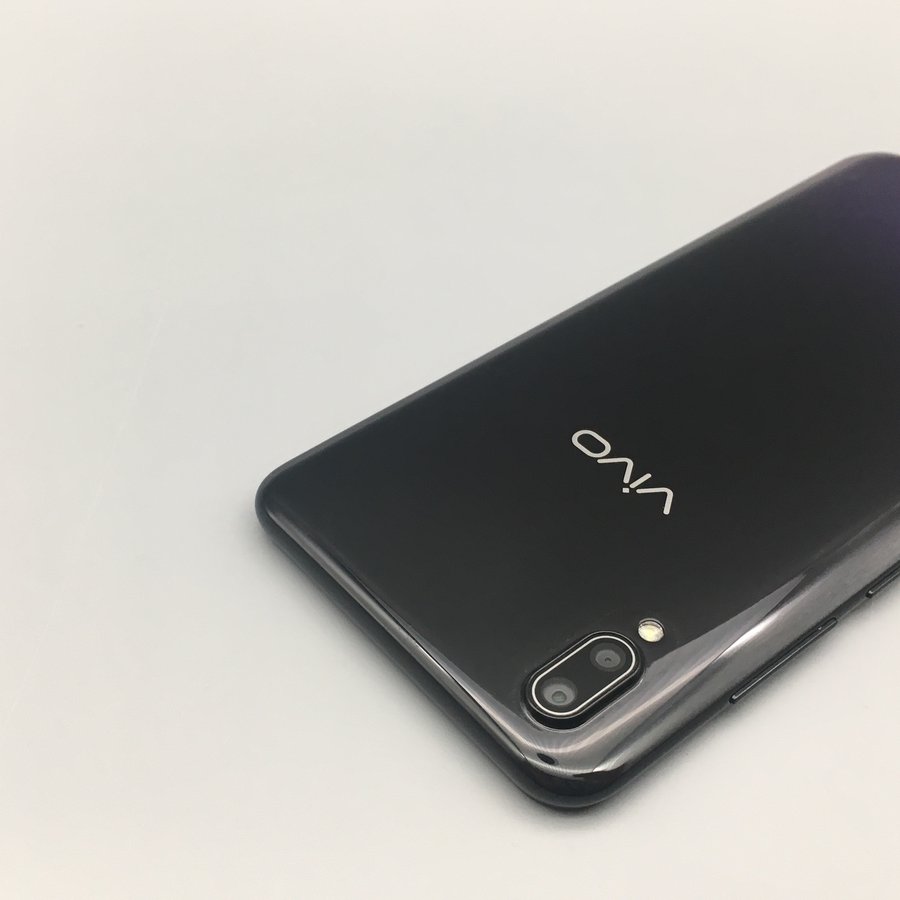 vivoy93全网通黑色4g64g国行8成新