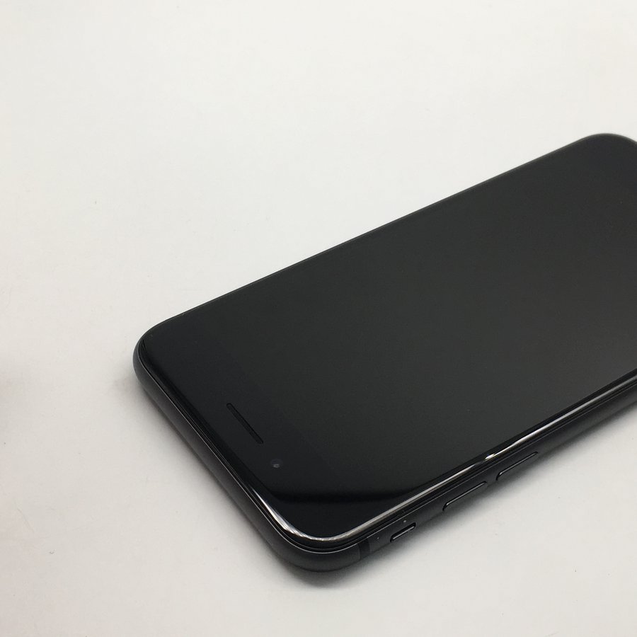 苹果【iphone 8】全网通 灰色 64 g 国行 8成新