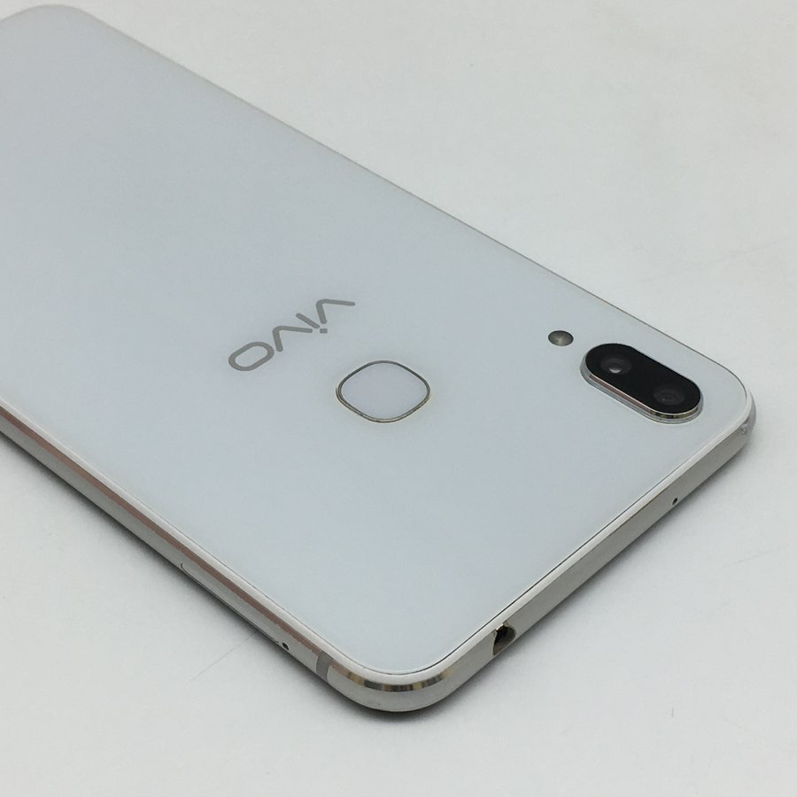 vivo【x21i】全网通 白色 6g/64g 国行 7成新 真机实拍