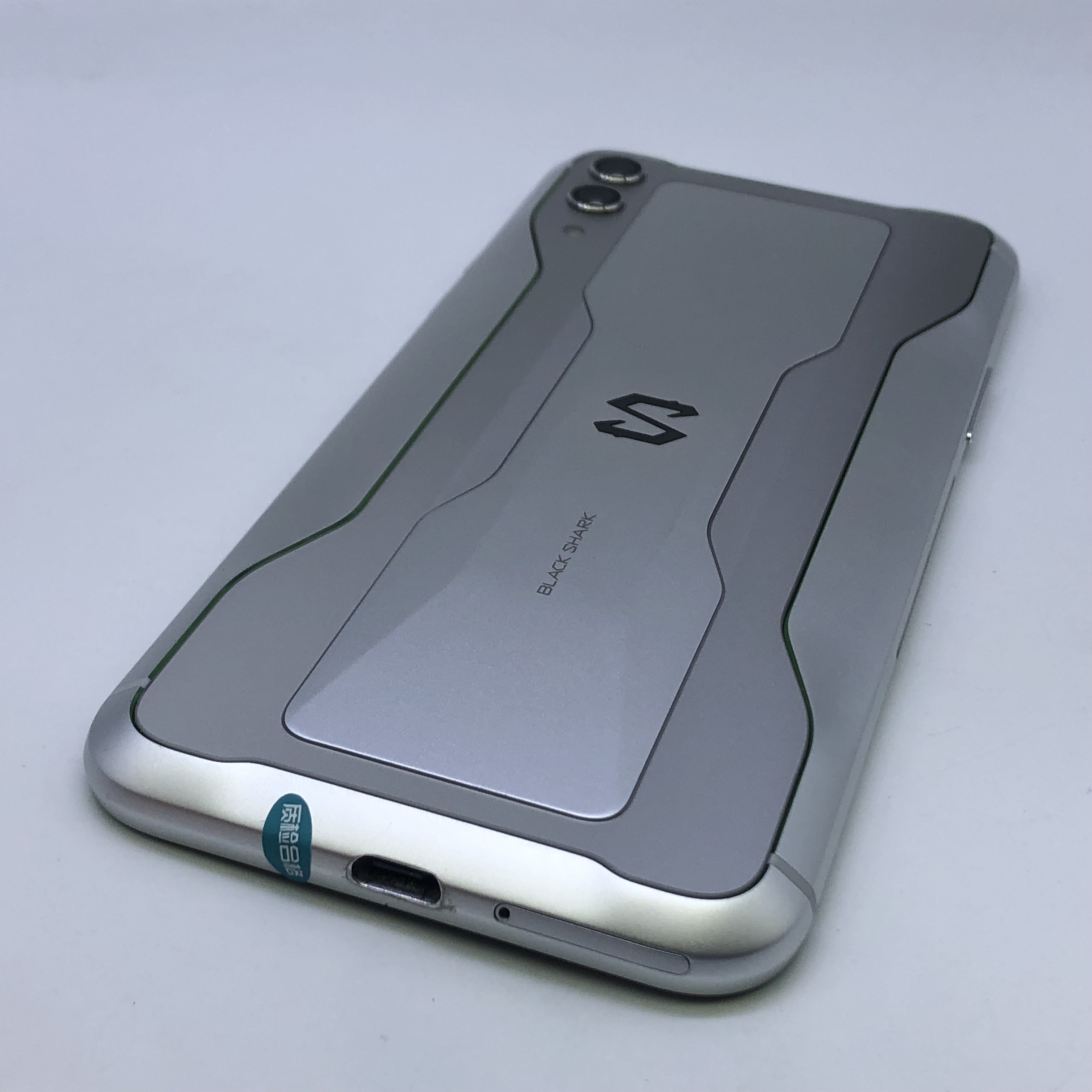 小米【黑鲨游戏手机 2】全网通 银色 8g/128g 国行 95成新