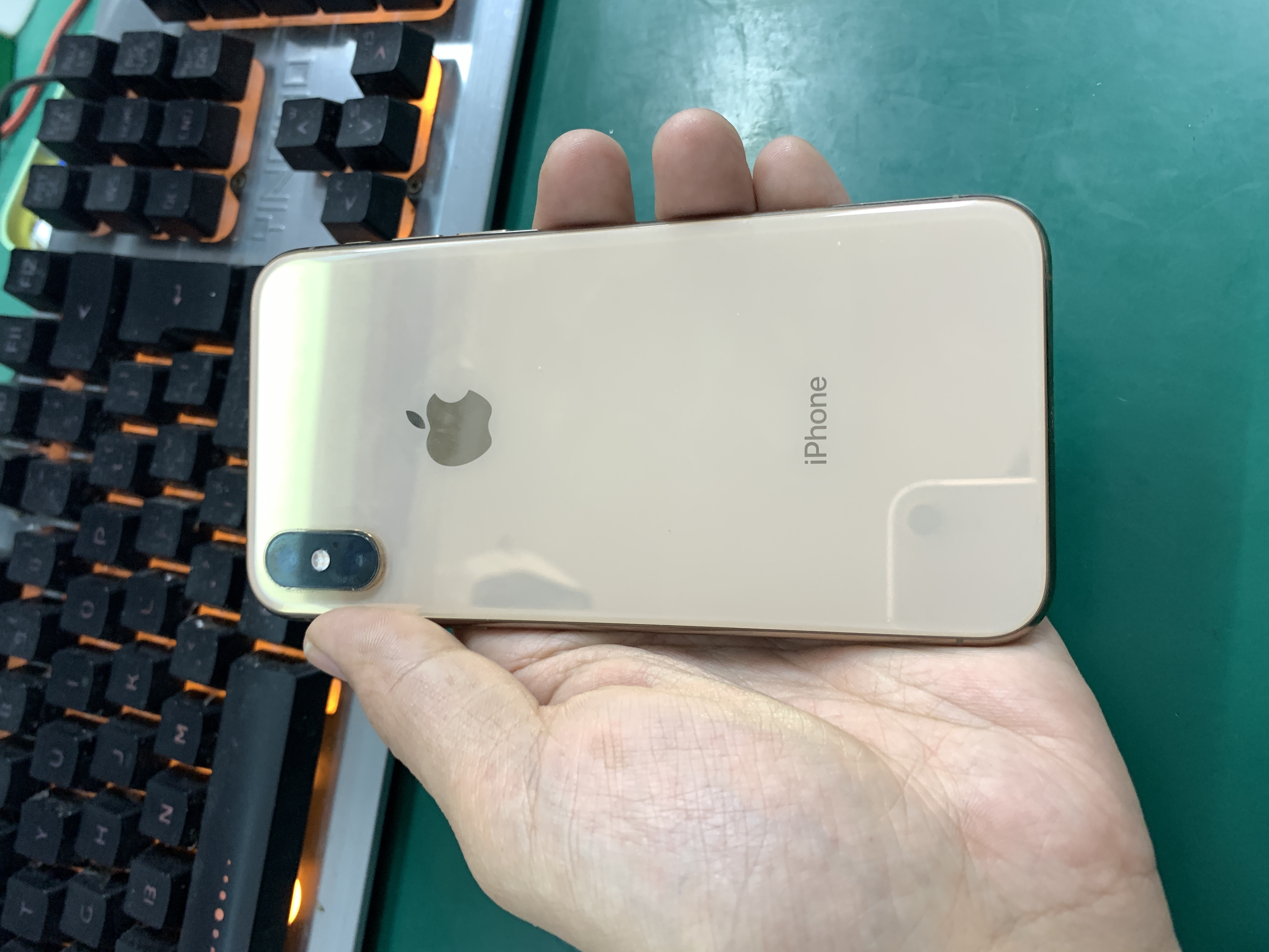 苹果【iPhone Xs】4G全网通 金色 64G 国行 95新 