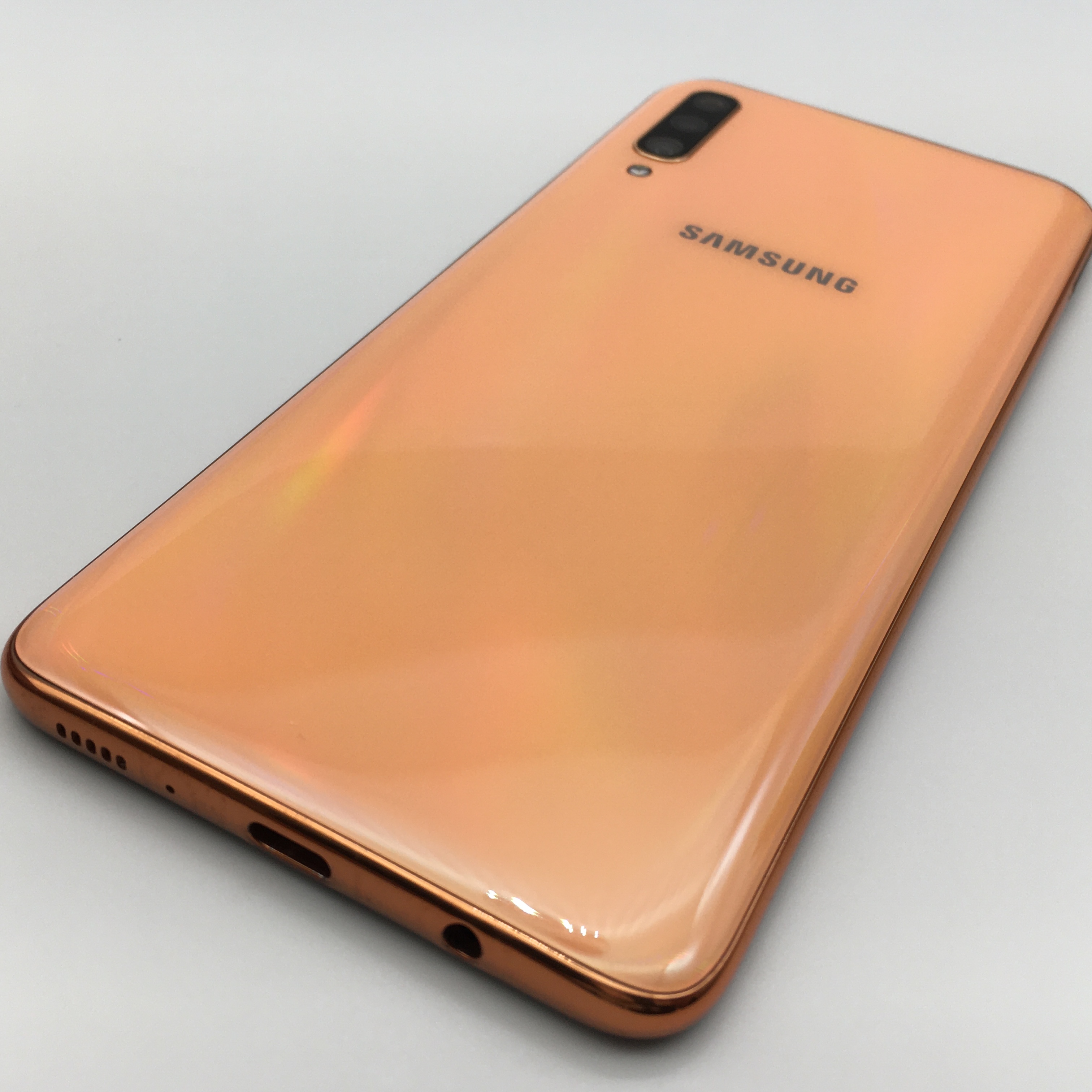 三星【galaxy a70】全网通 橙色 8g/128g 国行 8成新