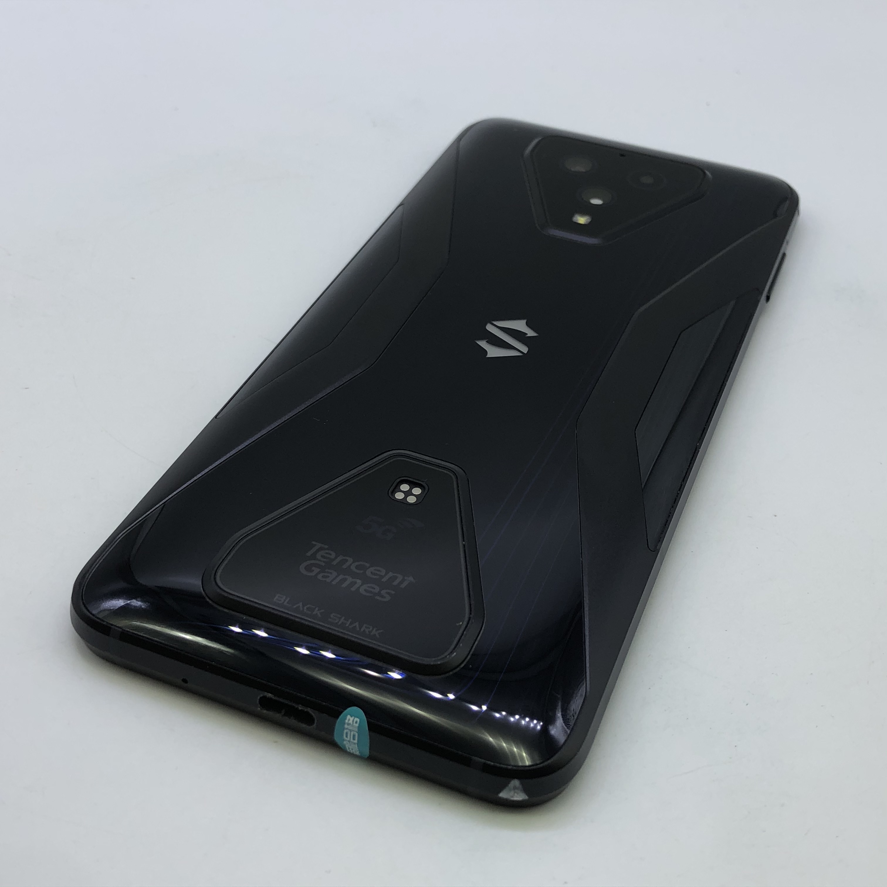 小米【黑鲨游戏手机3】5g全网通 闪电黑 12g/128g 国行 8成新