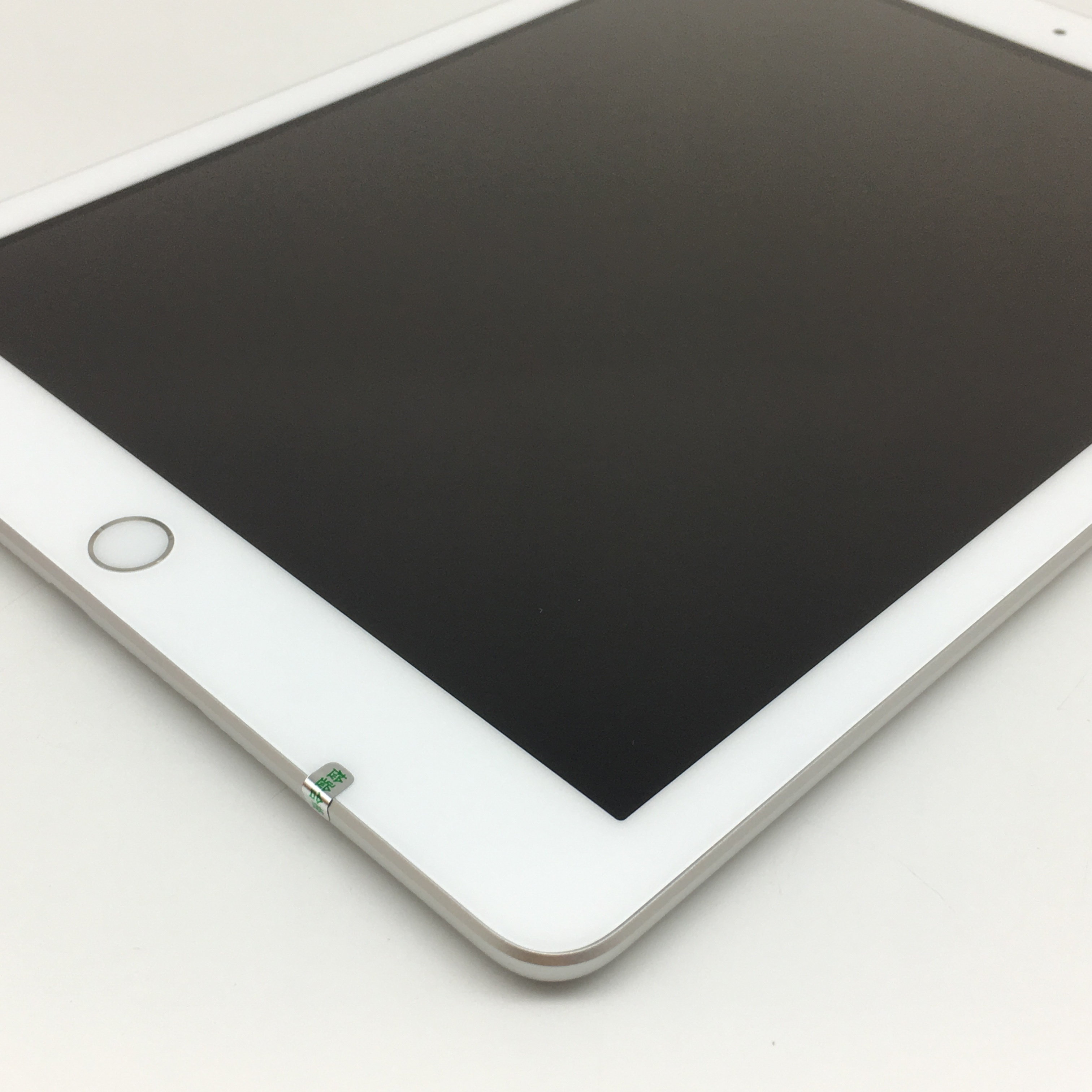 苹果【ipad 2018款 9.7英寸】wifi版 银色 32g 国行 9成新 真机实拍