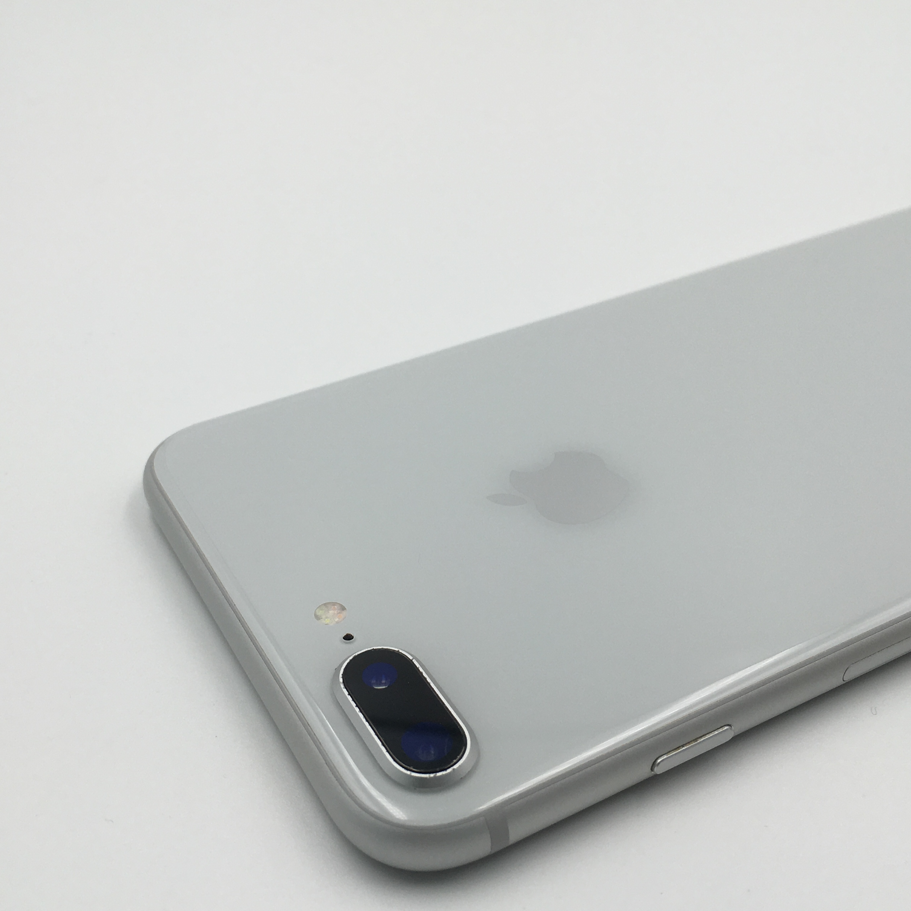 苹果【iphone 8 plus】全网通 银色 64g 国行 8成新 64g真机实拍
