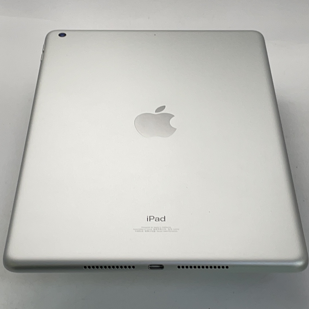 苹果【iPad8 10.2英寸 20款】WIFI版 银色 32G 国行 9成新 