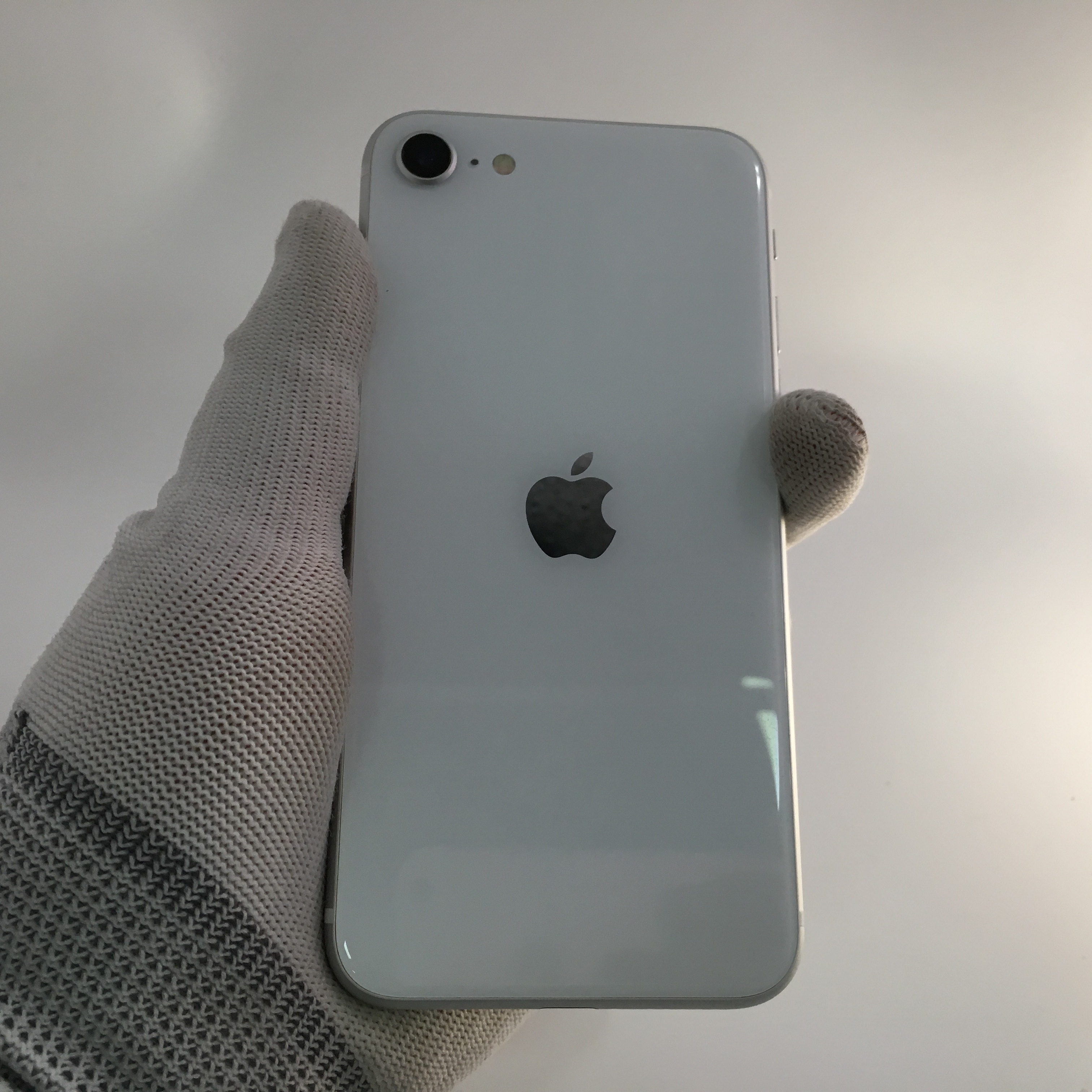 苹果【iphone se2】全网通 白色 128g 国行 95新