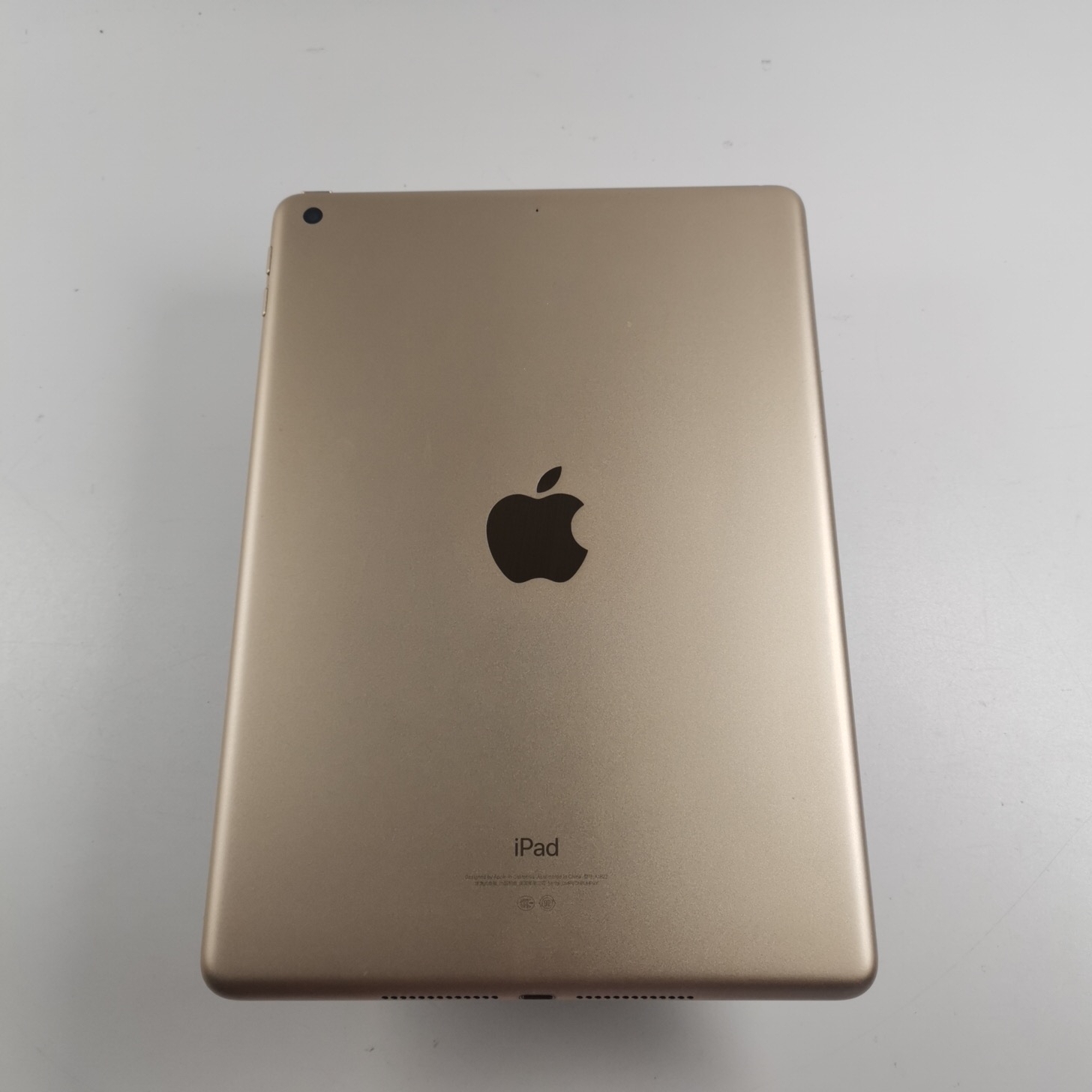 苹果【iPad 2017款 9.7英寸】WIFI版 金色 32G 国行 95新 