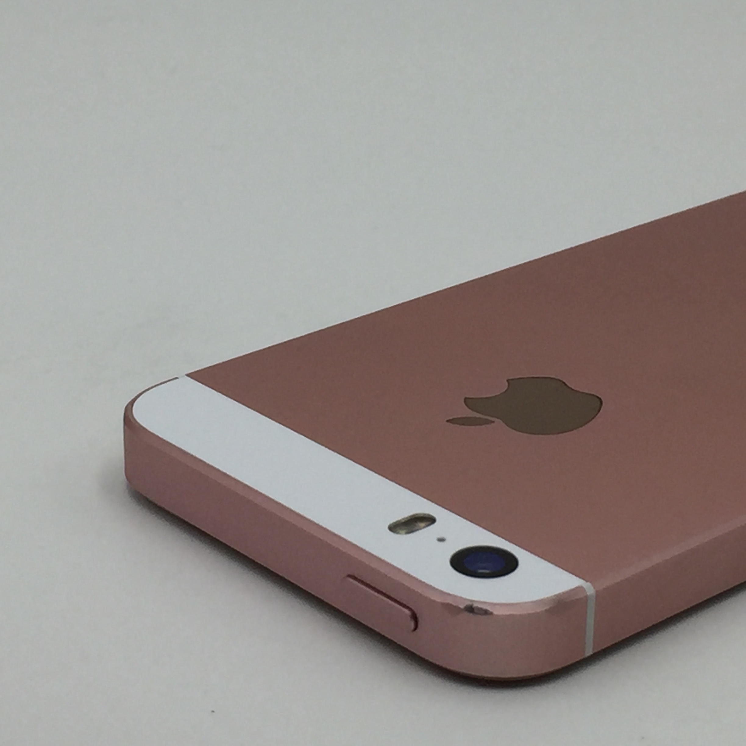 苹果【iphone se】玫瑰金 全网通 64g 国行 8成新 真机实拍