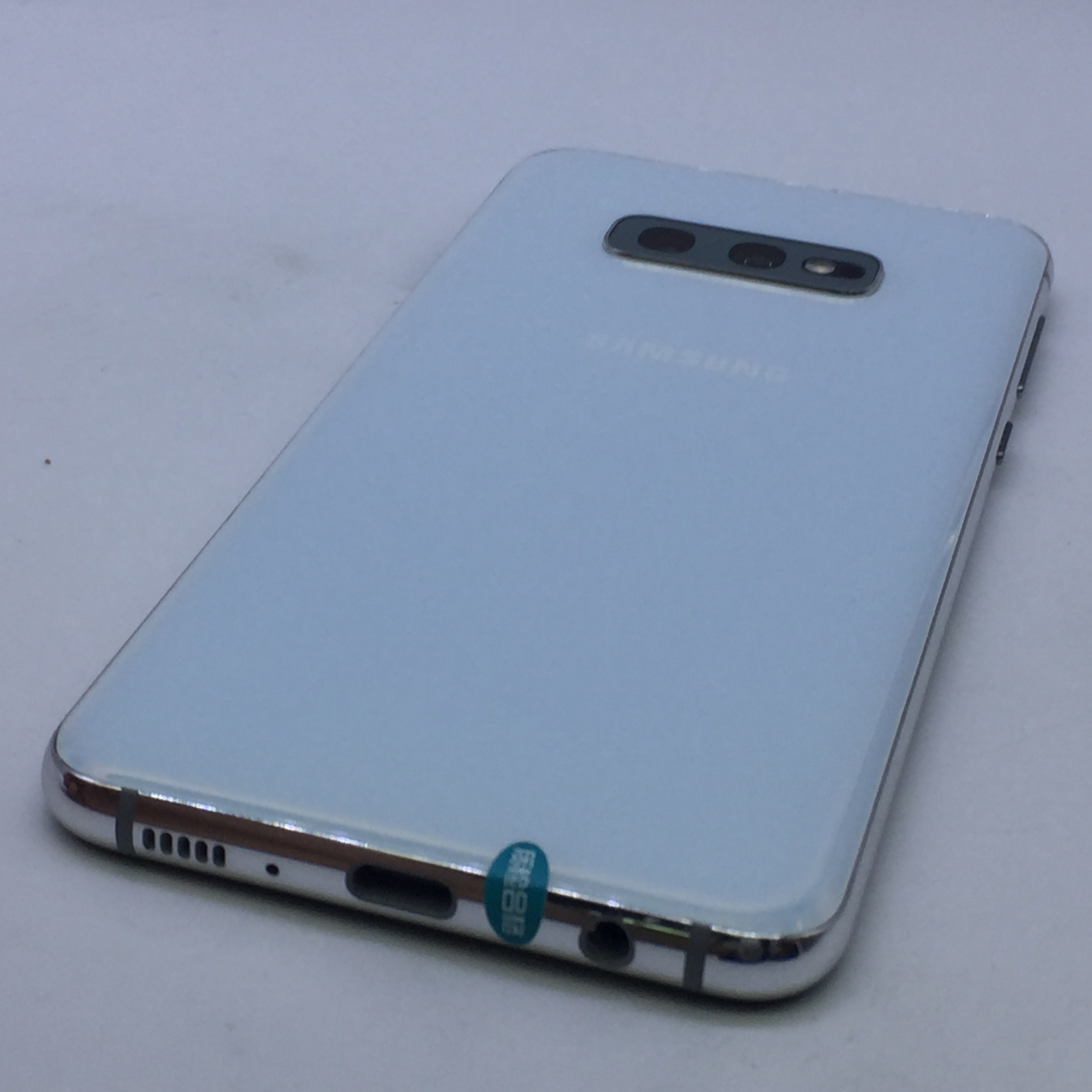 三星galaxy s10e价格￥ (18点前下单,当日发货) 新机参考价 ￥ 促销