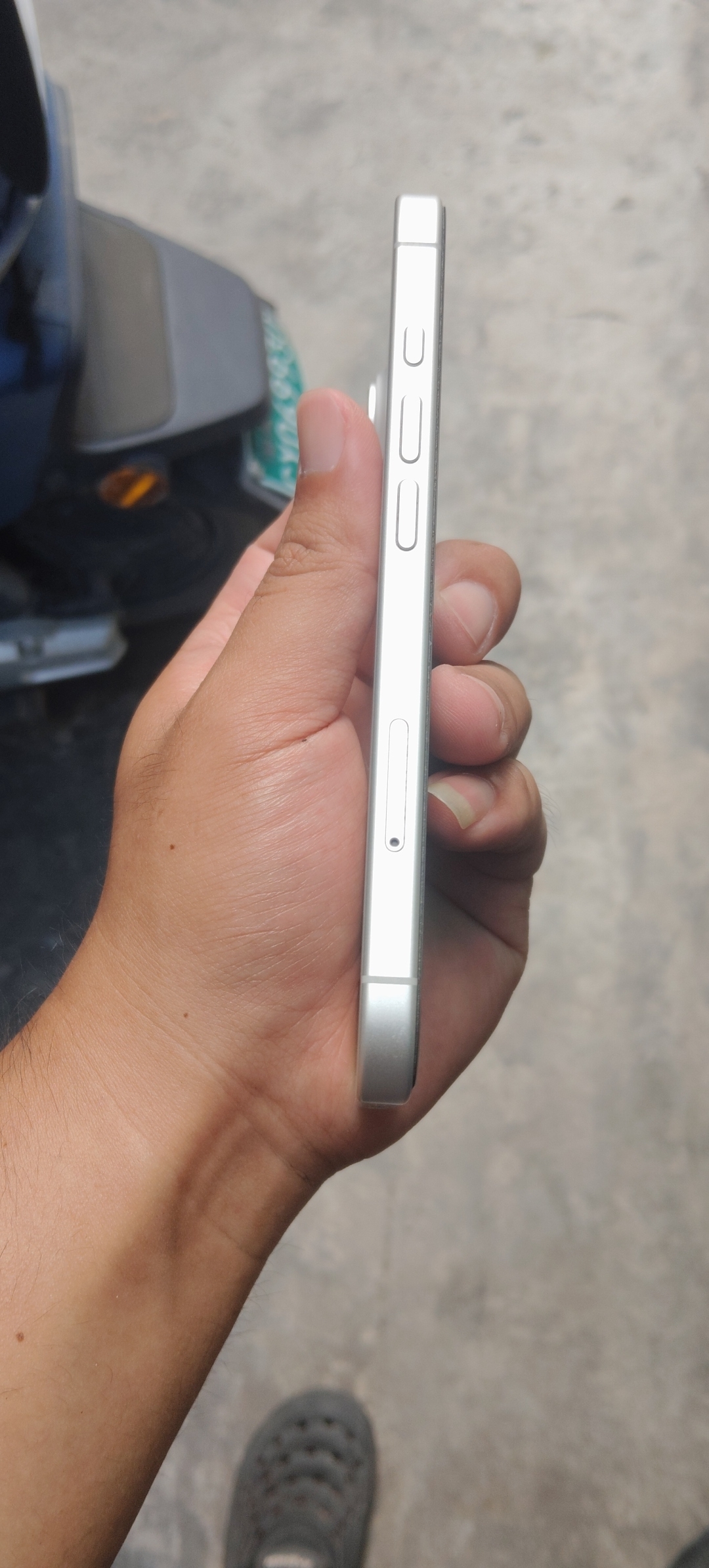 苹果【iPhone 16】5G全网通 白色 128G 国行 99新 