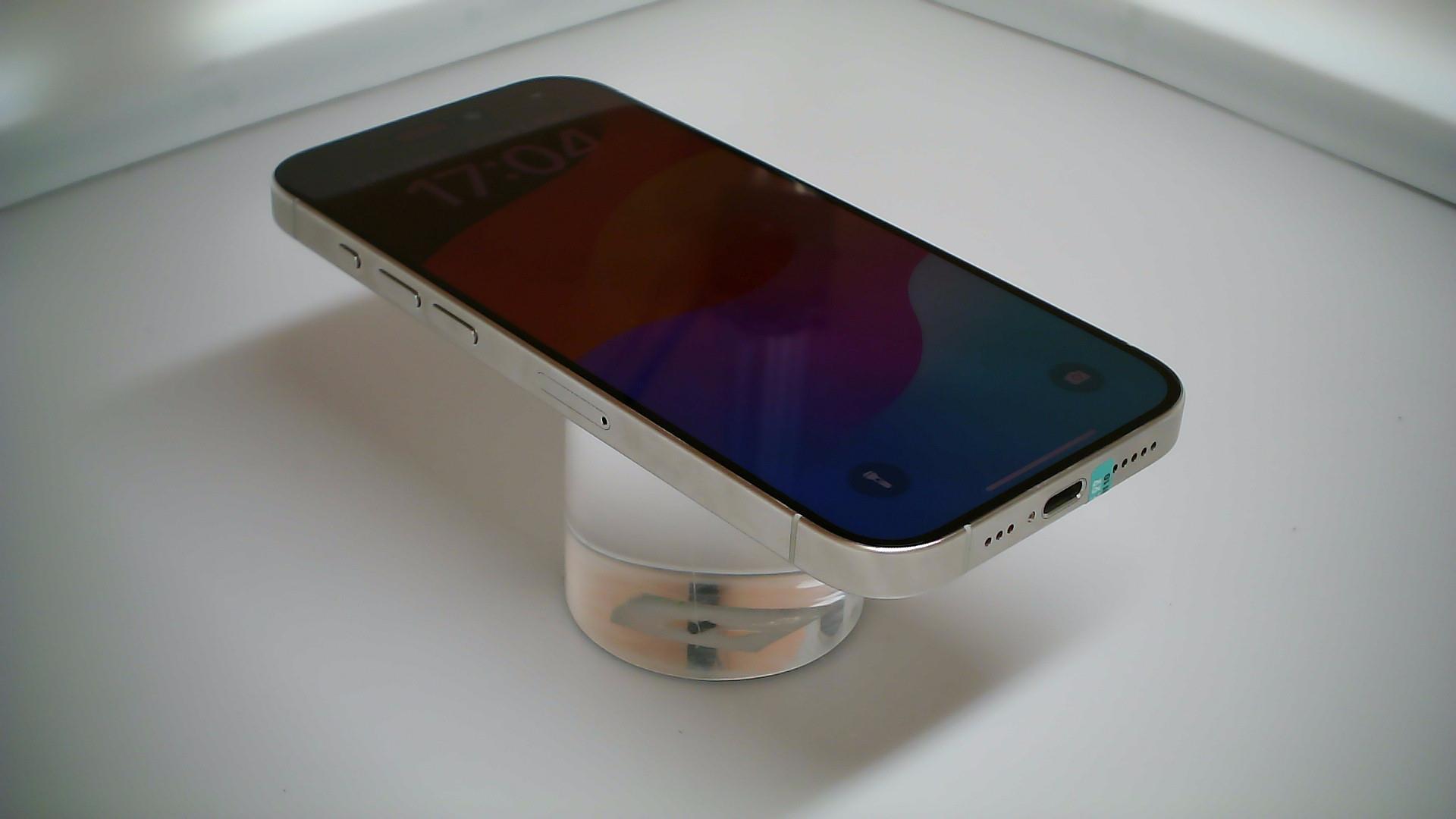 苹果【iPhone 15 Pro】5G全网通 白色钛金属 256G 国行 8成新 