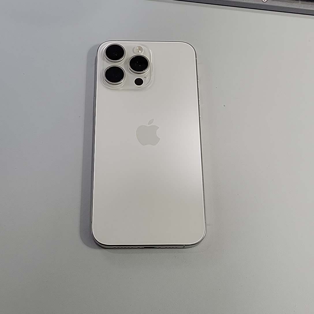 苹果【iPhone 15 Pro Max】99新 