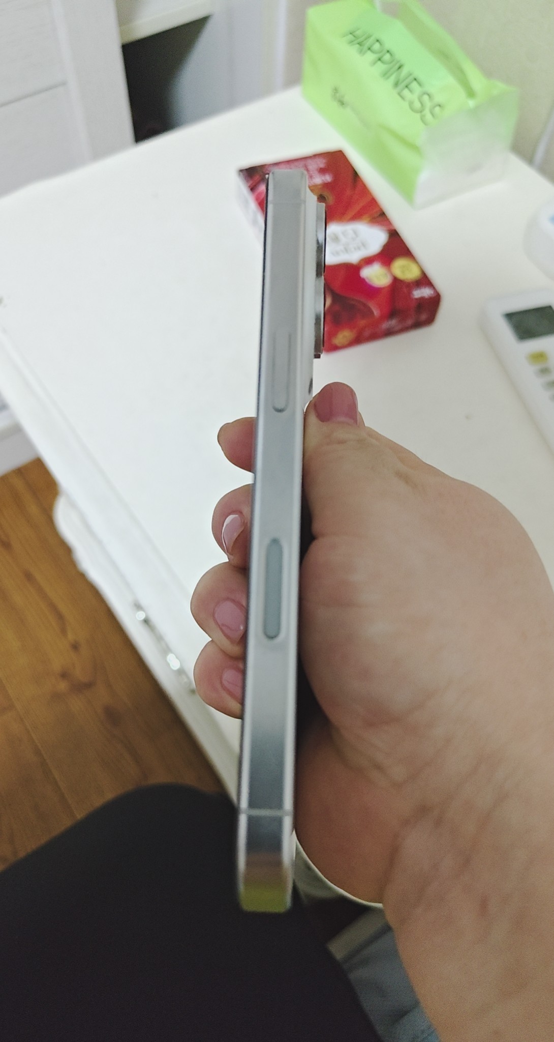 苹果【iPhone 16 pro】5G全网通 白色钛金属 128G 国行 95新 