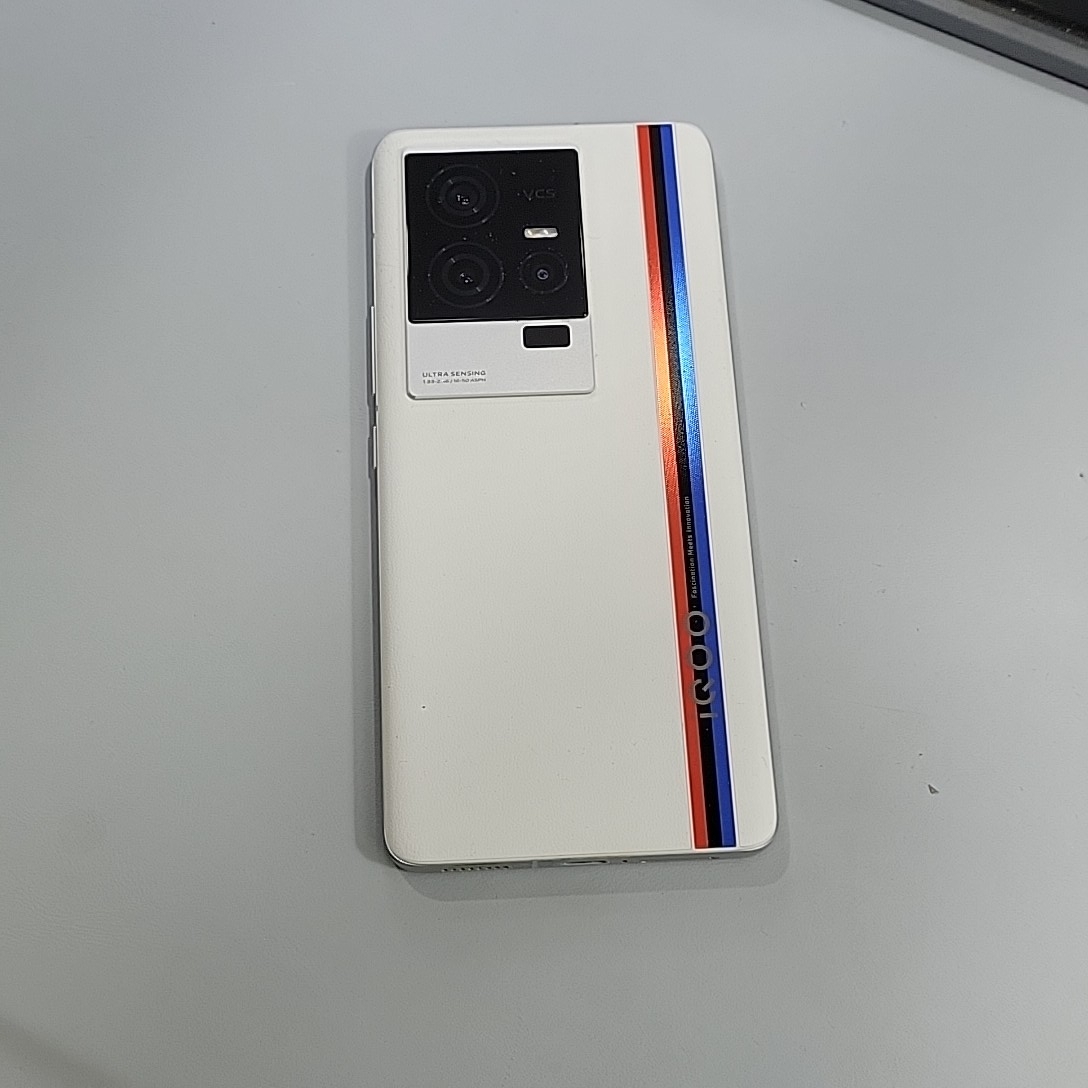 vivo【vivo iQOO 11S】9成新 