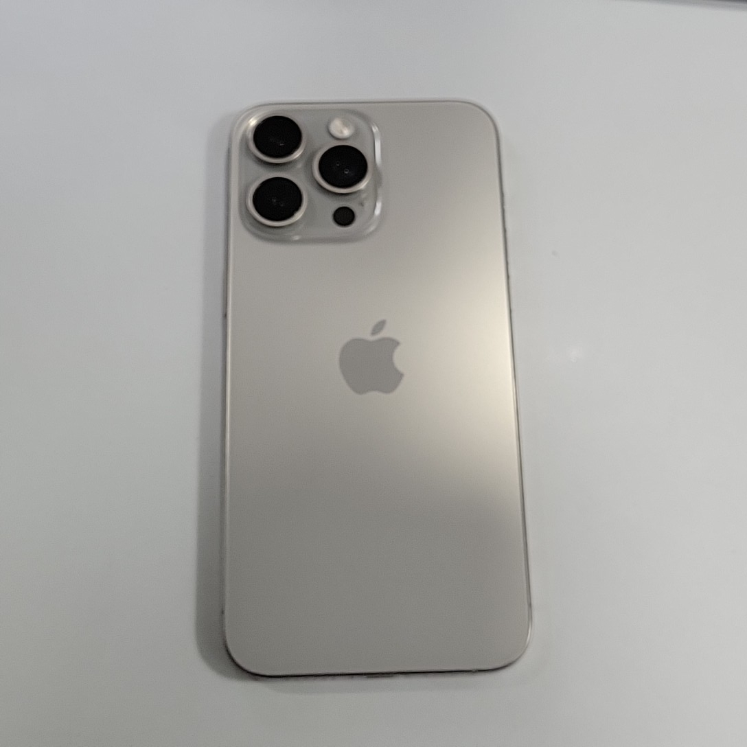 苹果【iPhone 15 Pro Max】95新 