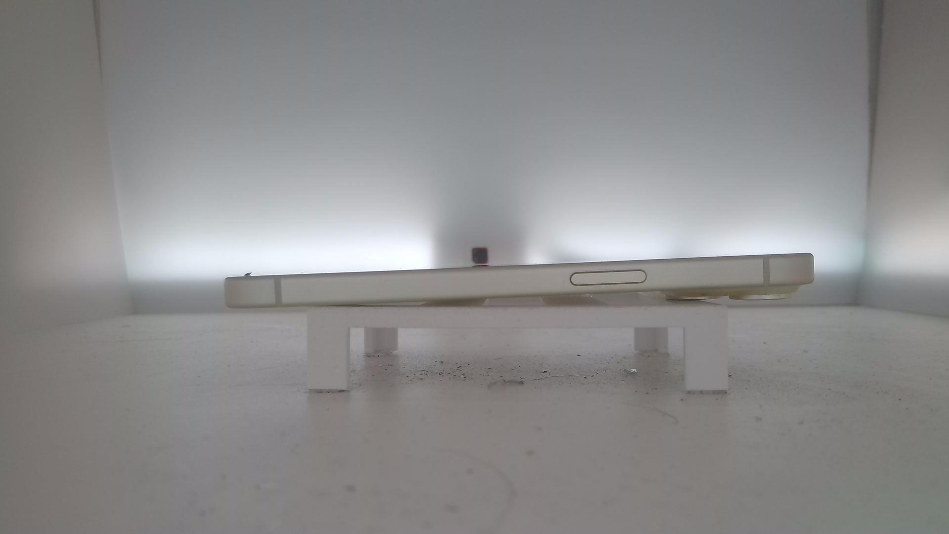 苹果【iPhone 15】5G全网通 黄色 256G 国行 8成新 